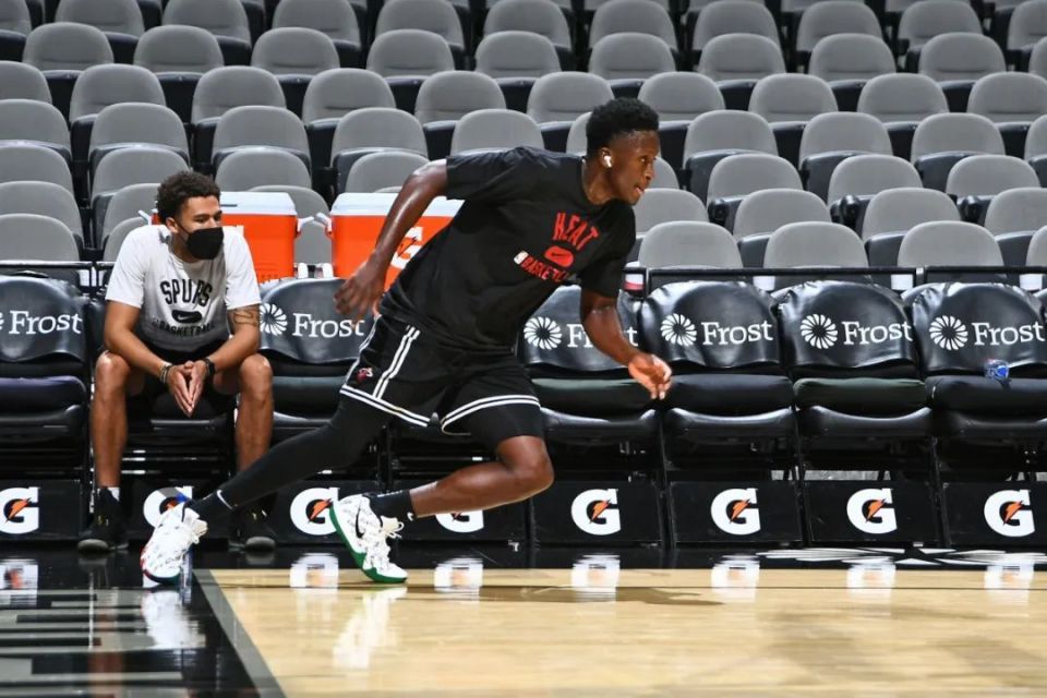 步行者队连胜破湖人，欧拉迪波状态回暖的简单介绍