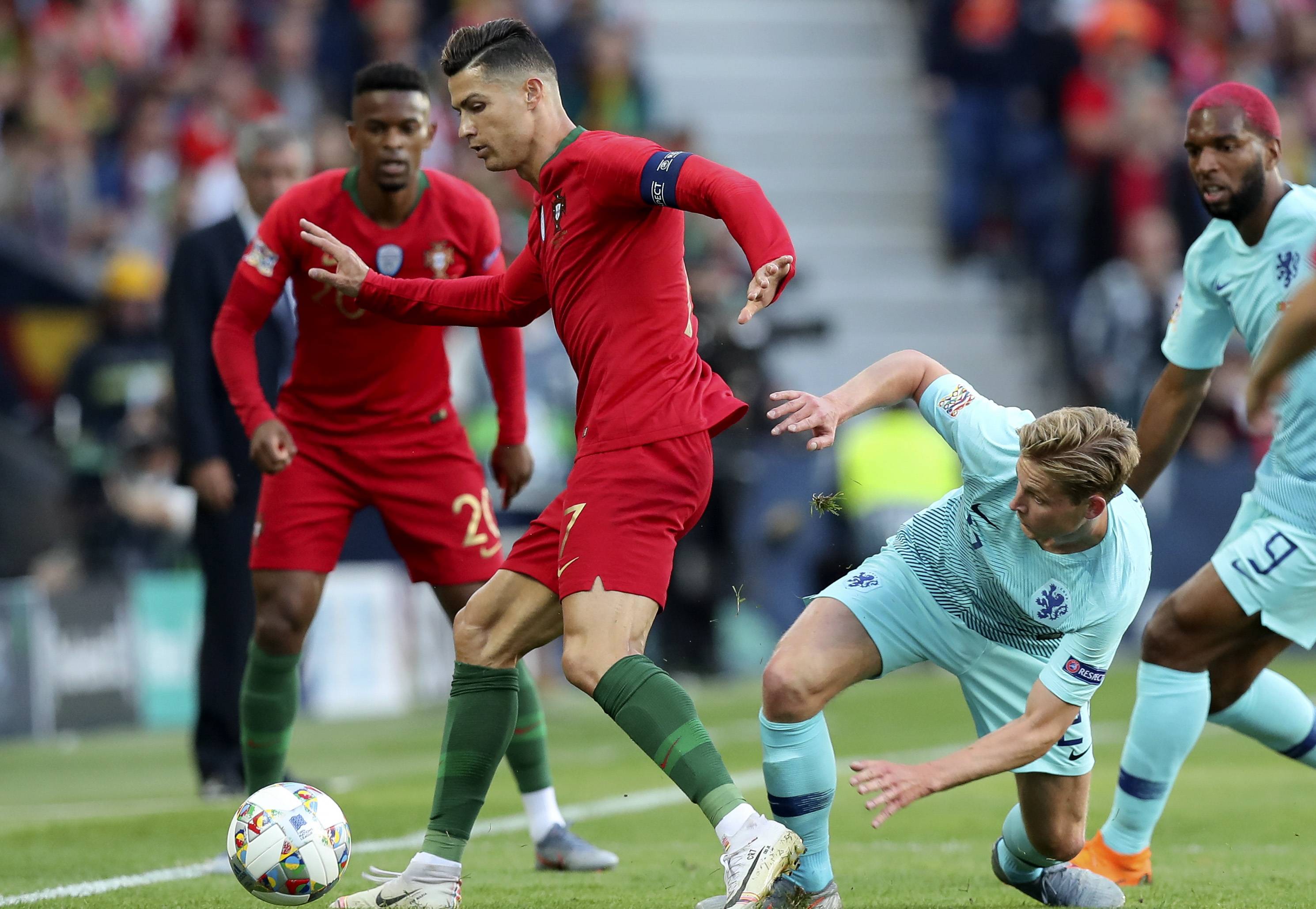 九游入口-关于葡萄牙轻松战胜立陶宛，领跑欧预赛A组的信息